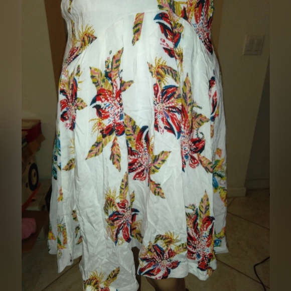 BNWT FREE PEOPLE DRESS SZ SM WHITE FLORAL MESH OPEN BACK PLUNGING NECKLINE - Picture 7 of 8